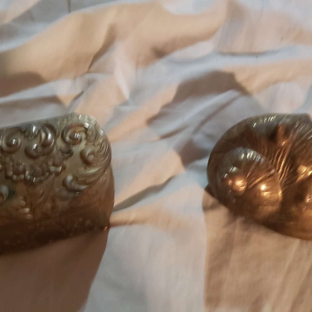 Vintage jewelry box and shell